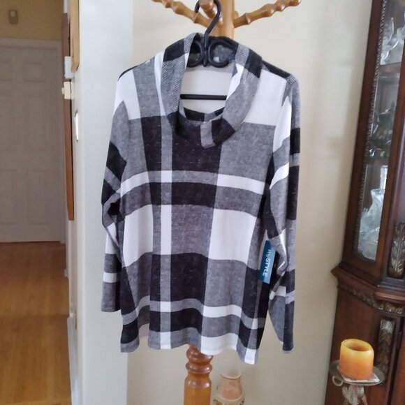 Elegant Classy Top, Black & White, MyStyle Company, Size - 1X - Picture 1 of 4